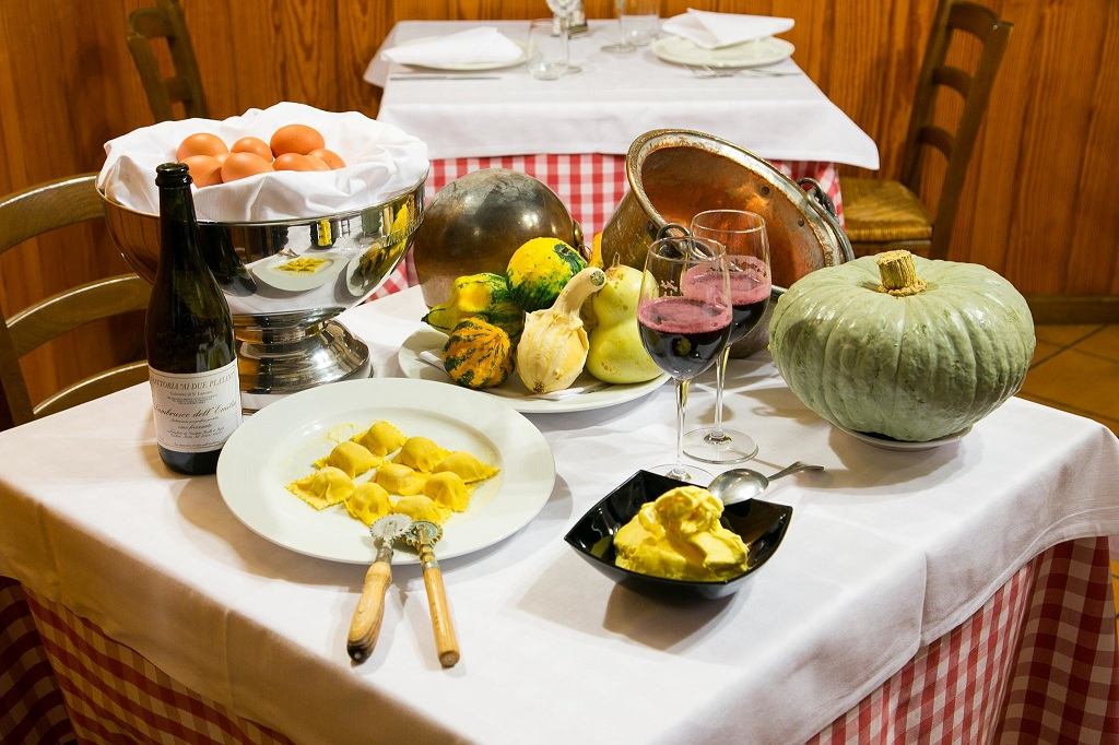 Gurme Tatları Keşfe Çıkıyoruz: Dünyanın Gastronomi Şehirleri