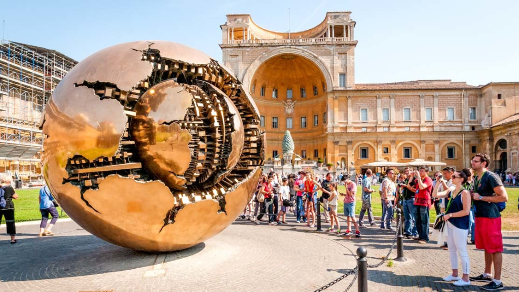 Tarihi Mirasımız Geleceğe Göz Kırpıyor: Online Gezilebilen Müzeler