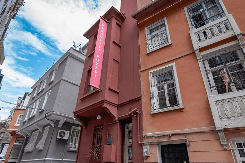 Ünlü Romanların Geçtiği İkonik Şehirler