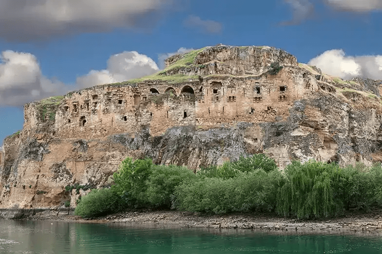 Doğayla Buluşmanın Binbir Yolu: Güneydoğu Anadolu'nun Kamp Cennetleri