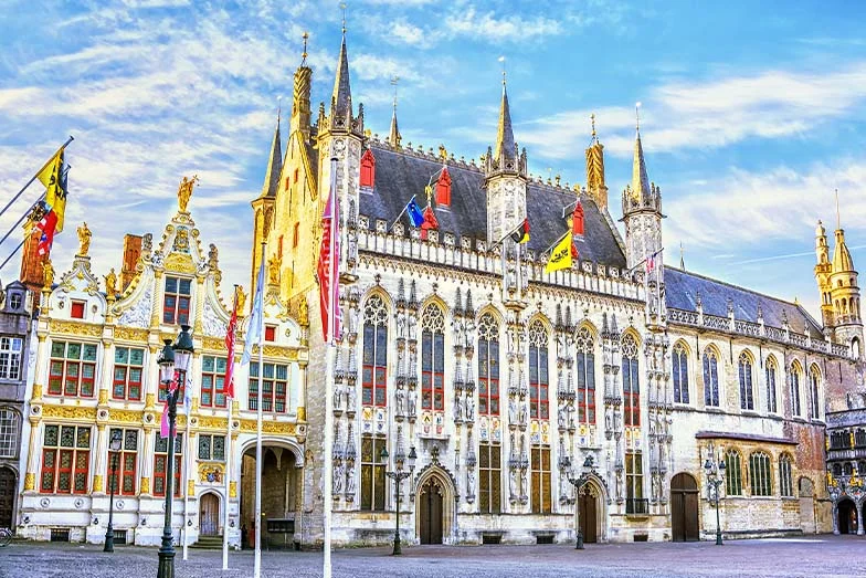 Brüj: Fotojenik Flaman Şehrinin Masalsı Keşfi